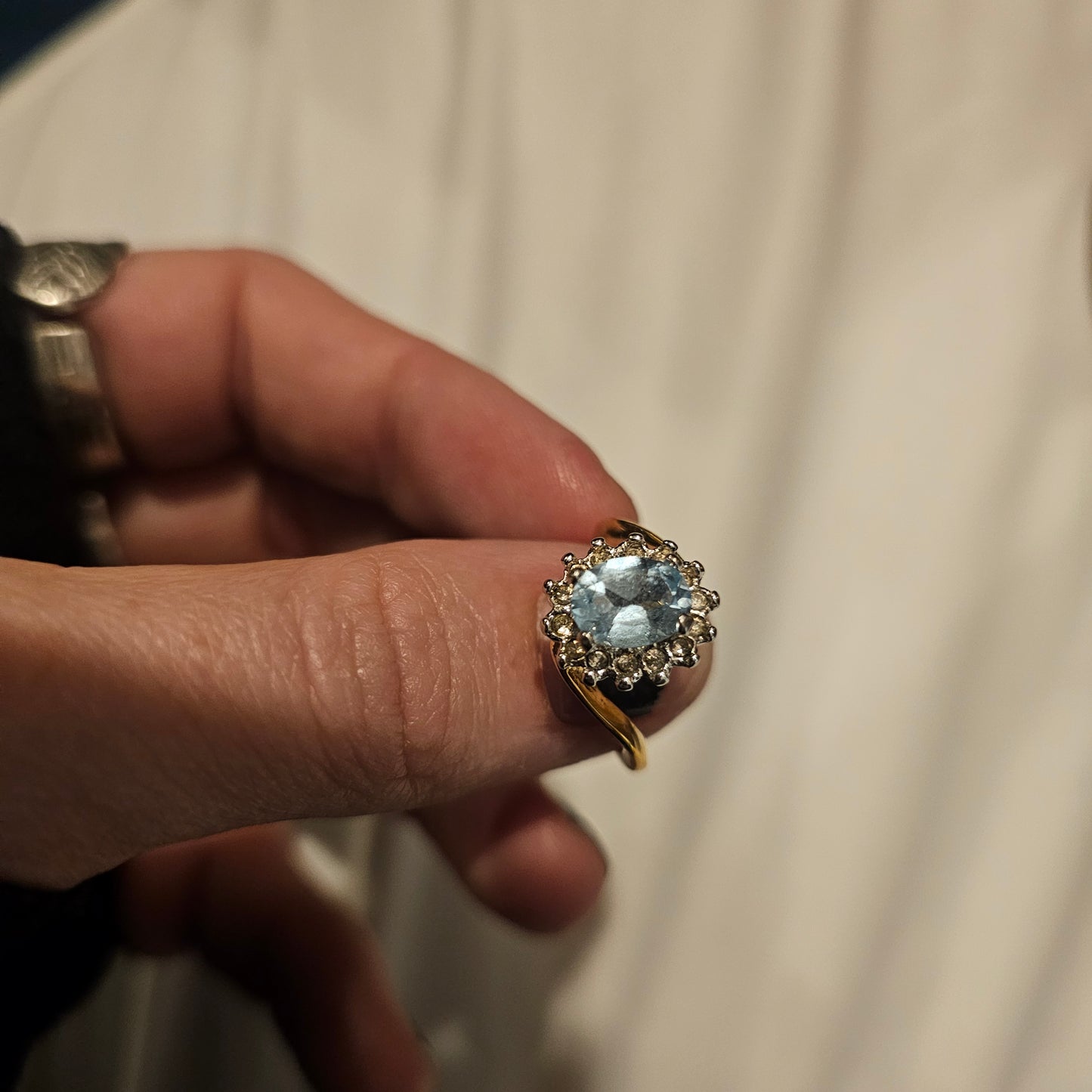 18k Yellow Gold Aquamarine Ring